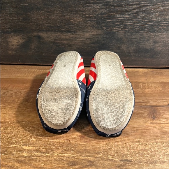 NFL New England Patriots Women's Slip-on Shoes Navy and Red Striped Patriots Fan - Picture 5 of 6